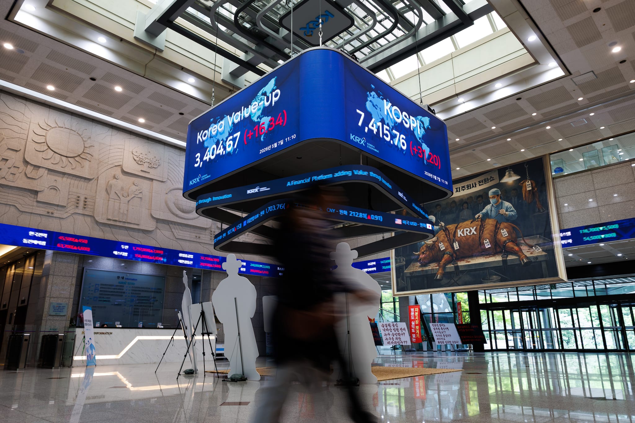 Emerging market stocks hit record high as US-Iran peace hopes, AI rally lift sentiment
