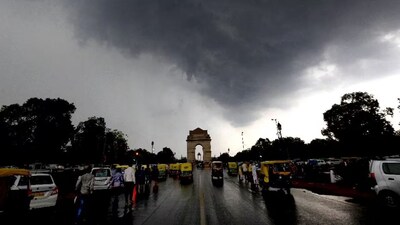Delhi on Tuesday recorded a minimum temperature of at 25.2 degrees Celsius, 2.9 degrees above normal, the India Meteorological Department said forecasting a generally cloudy sky with light rain or drizzle during the day.