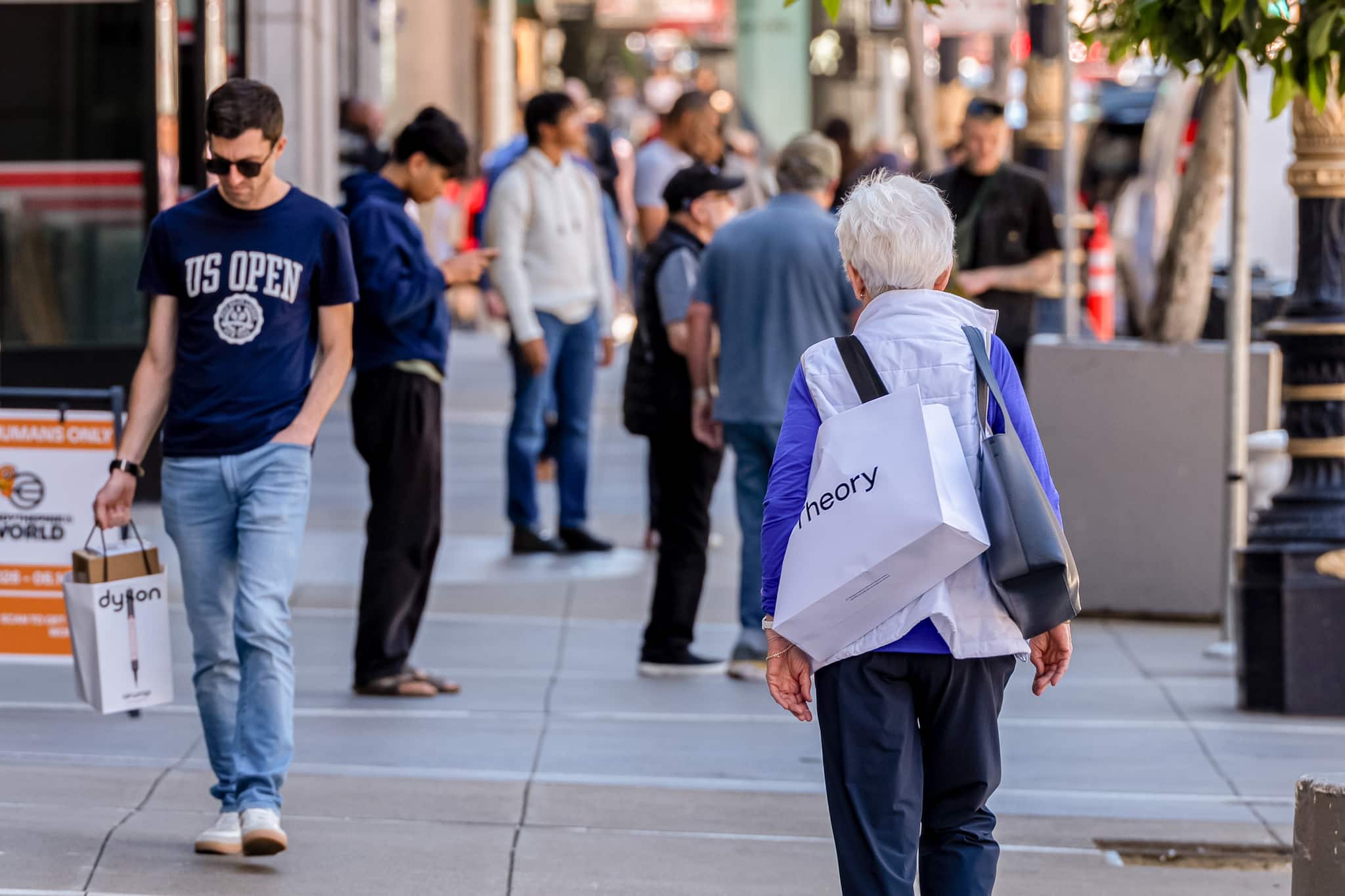 US core CPI tops forecasts, bolstering case for rate hike