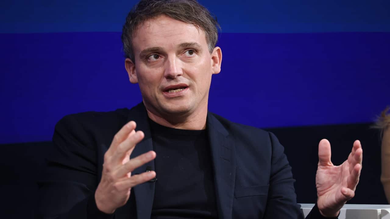 SAP restricts hiring and travel to fund ‘significant’ AI push; focuses on AI investments amid cost-cutting measures.