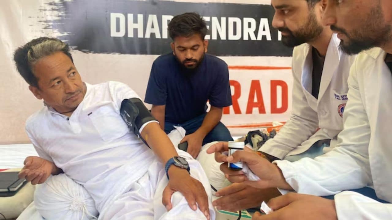 Lives at stake': Sonam Wangchuk loses 8.2 kg as hunger strike enters Day 16, CJP says 'will we silently watch him succumb?'