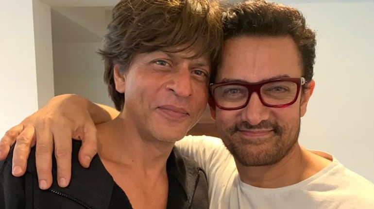 जब आमिर खान ने कहा कि शाहरुख खान ‘मेरे पैर चाट रहे थे’ और ‘ध्यान आकर्षित करने की भीख मांग रहे थे’, जानिए वास्तव में क्या हुआ- Moneycontrol.com