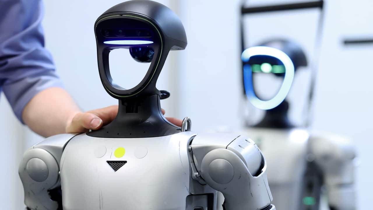 Robots jump into molten steel in real-life ‘Terminator’ style farewell