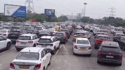 Blacklist them, deny fitness certificates: SC on vehicles with pending challans