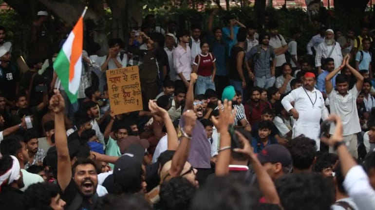 Doctors remove metallic pellets from CJP protester