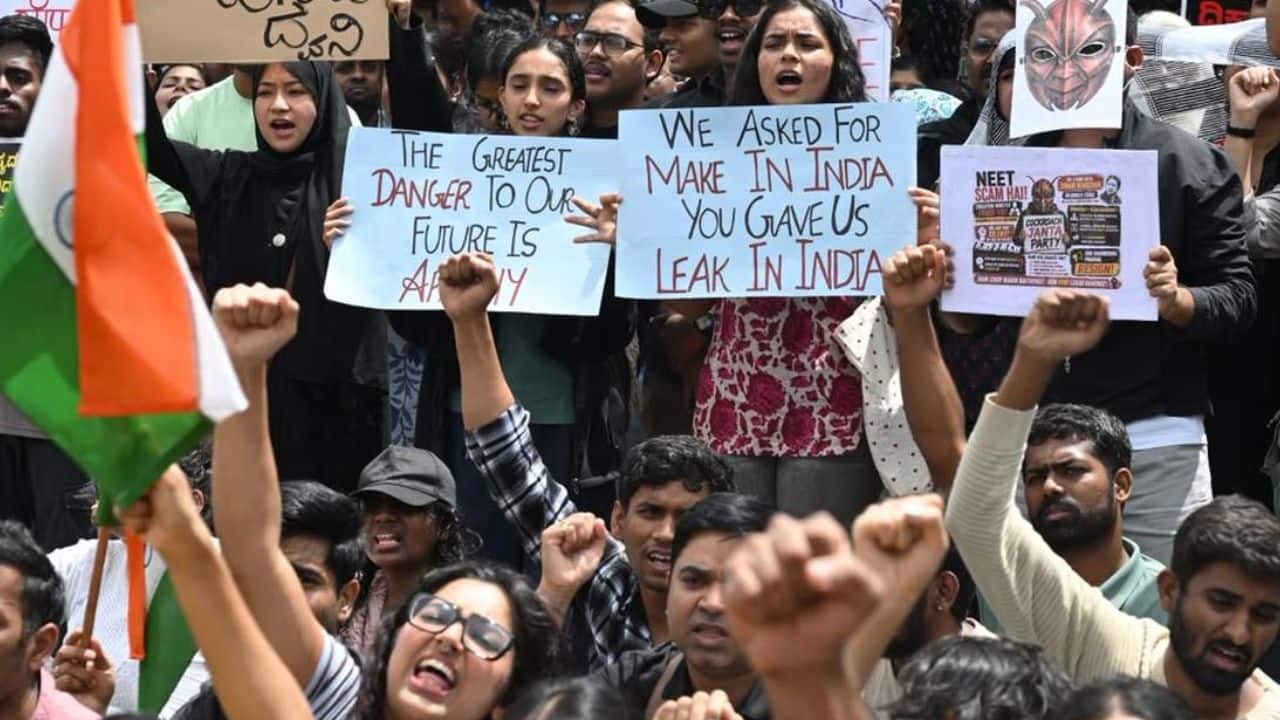 Civil rights group slams FIR over pro-Khalid posters