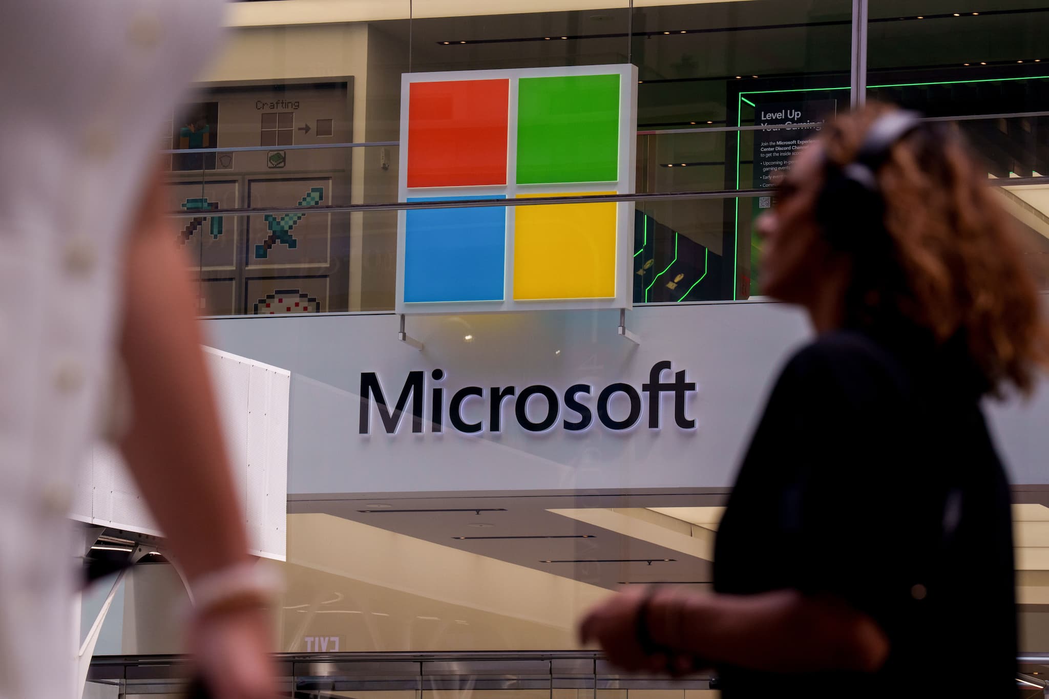 Man who shaped Microsoft's image for three CEOs quits after 30-year stint