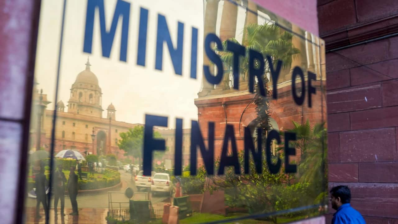 Centre Holds Net Borrowing at Budget Level, Signals Fiscal Prudence