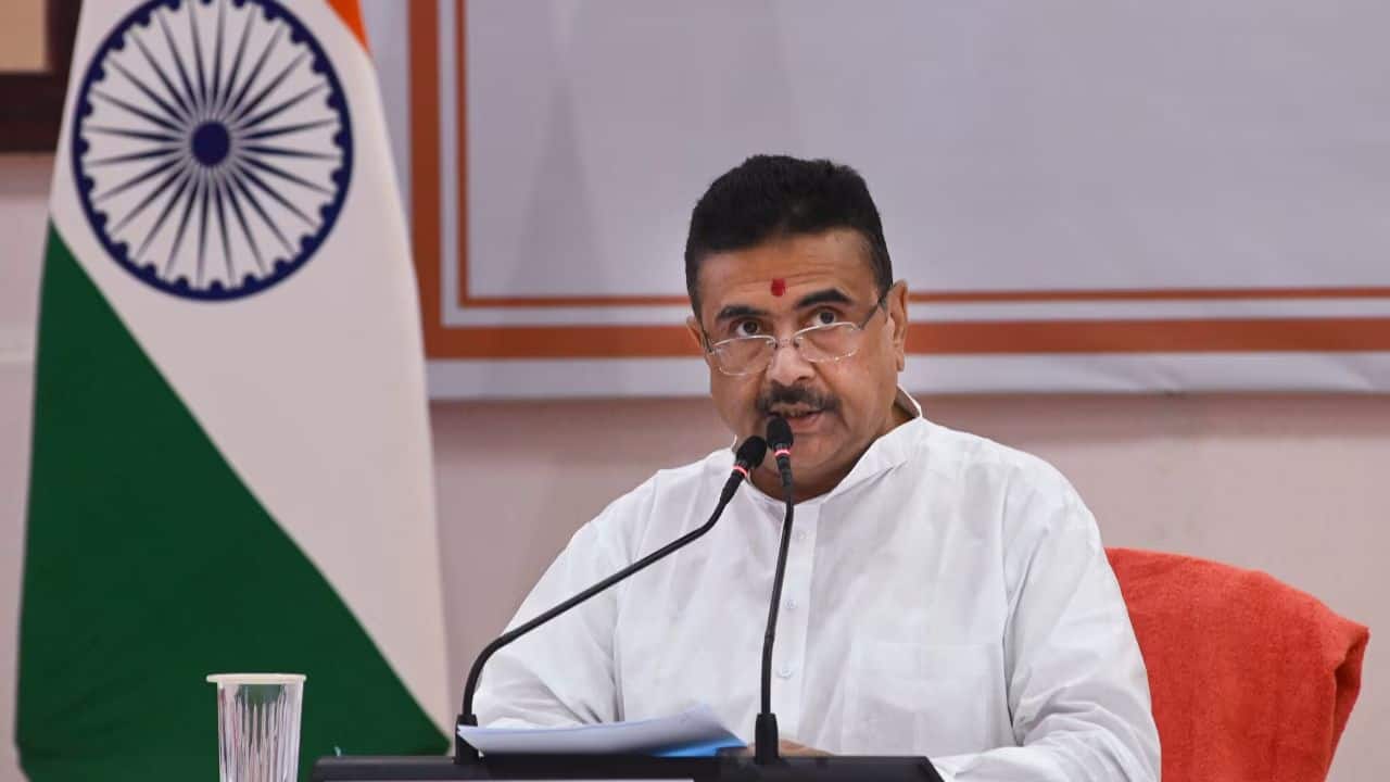 पश्चिम बंगाल: सुवेंदु अधिकारी का बड़ा ऐलान, आपातकाल के बंदियों को मिलेगी ₹10,000 पेंशन; बदला जाएगा राज्य का इतिहास