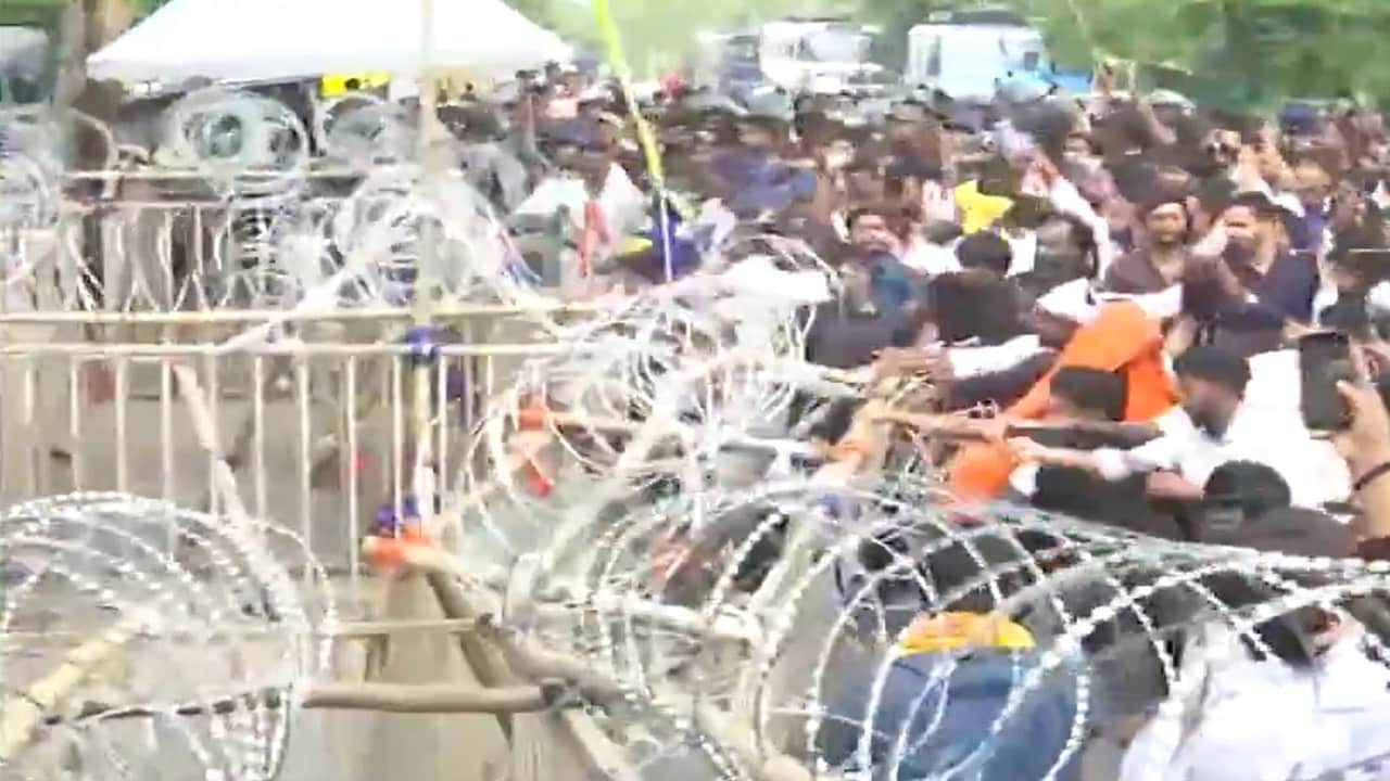 Water cannons, batons and barbed wires: How Jharkhand govt tried to stop students' march to Vidhan Sabha