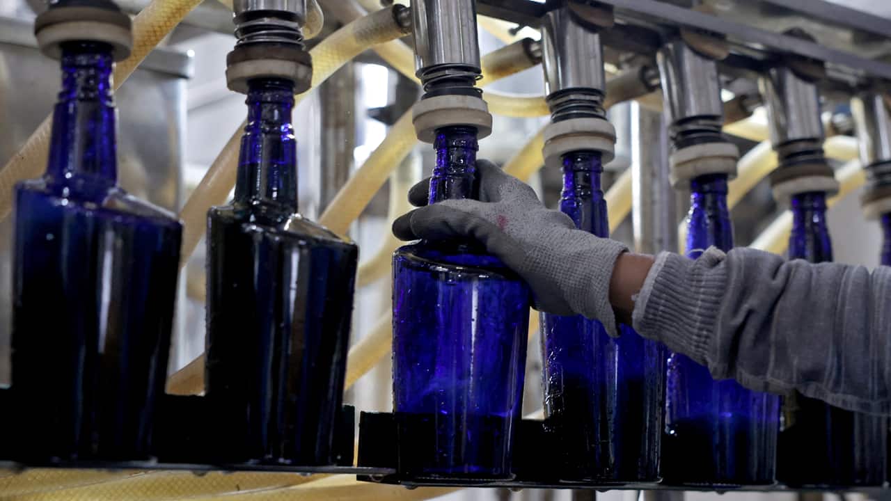 India seizes 18,000 boxes of Diageo liquor over labeling
