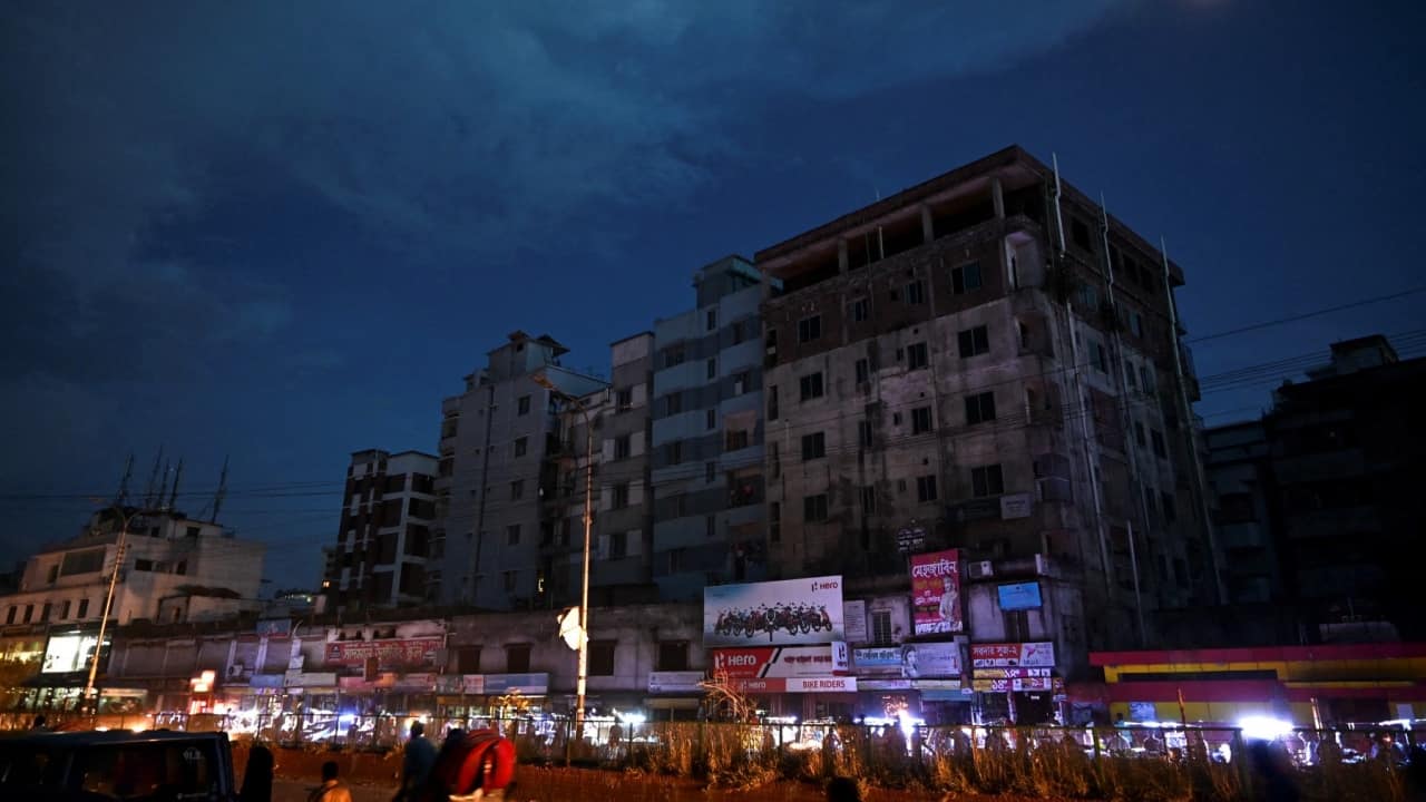 Bangladesh Imposes Power Curbs Amid Severe Energy Crisis