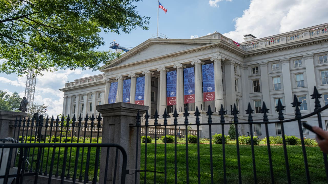 US 30-year Treasury yield hits highest since 2007