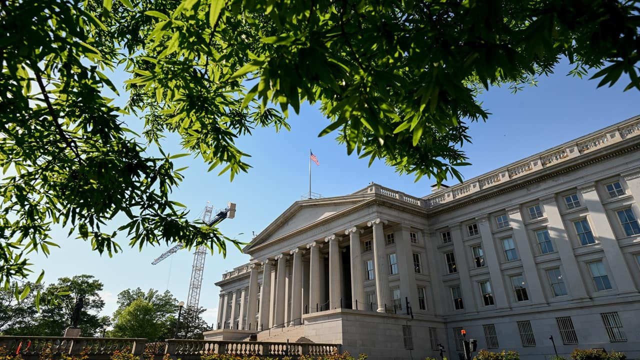 Treasury yields head toward 5% as bond rout stokes fresh fears for US economy