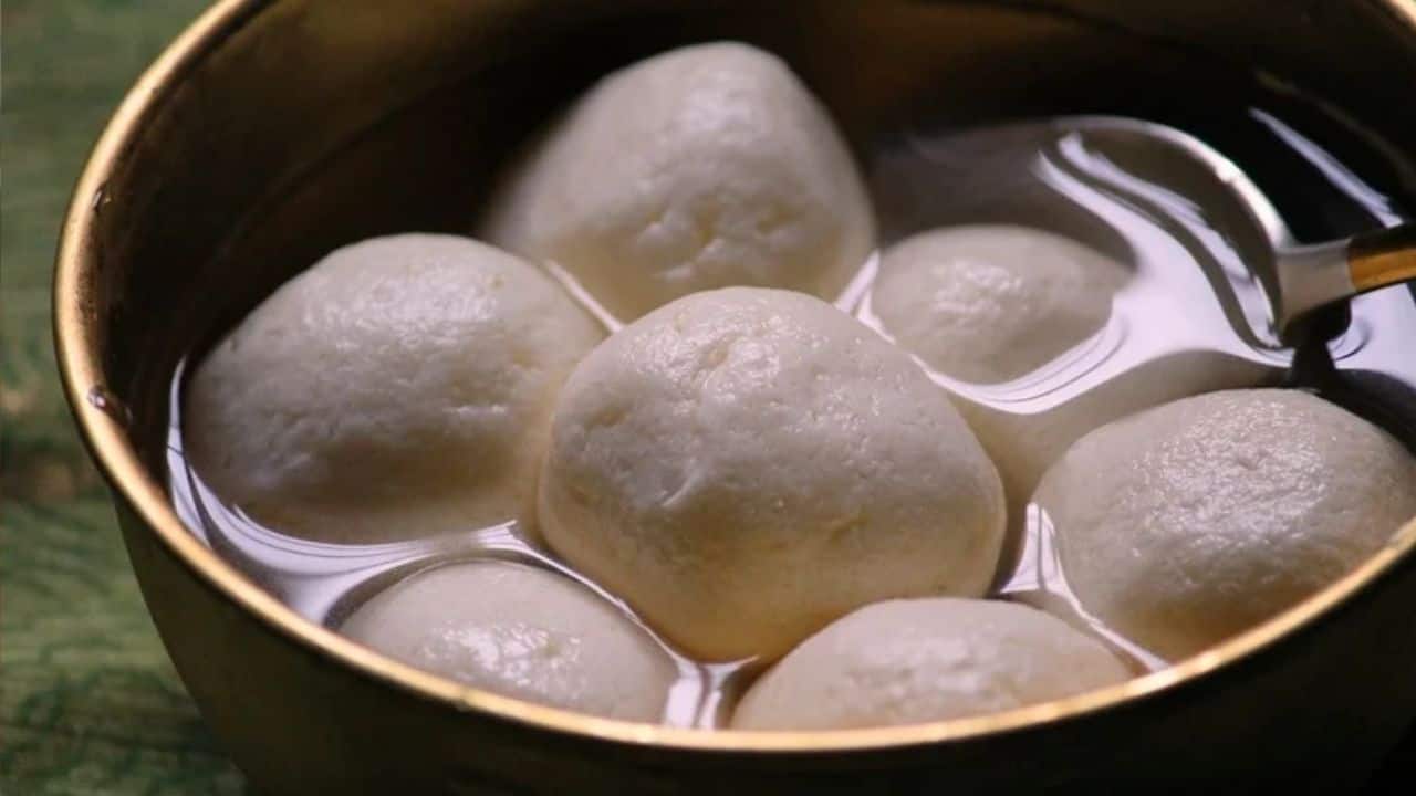 Flies, mosquitoes found on rasgullas in Noida; 100 kg sweets destroyed ahead of Raksha Bandhan as food safety inspections intensify