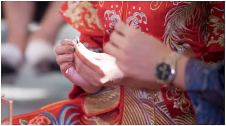 China now lets couples register marriages at banks, hospitals and nightclubs as marriage rates fall