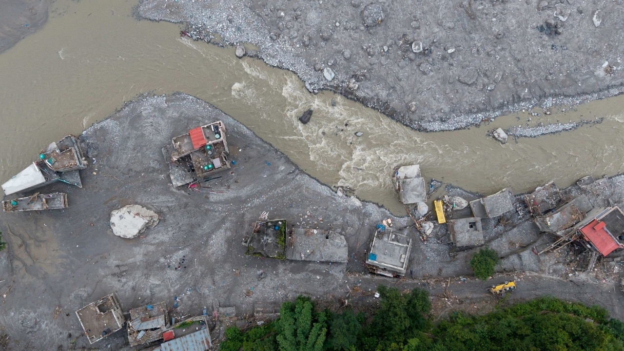 One warning, 1,643 children and minutes to escape: How a Nepal school  principal beat the deadly flood