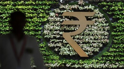 Indian importers booked a record $77 billion in currency hedges in September as oil, global yields and foreign selling kept pressure on the rupee.