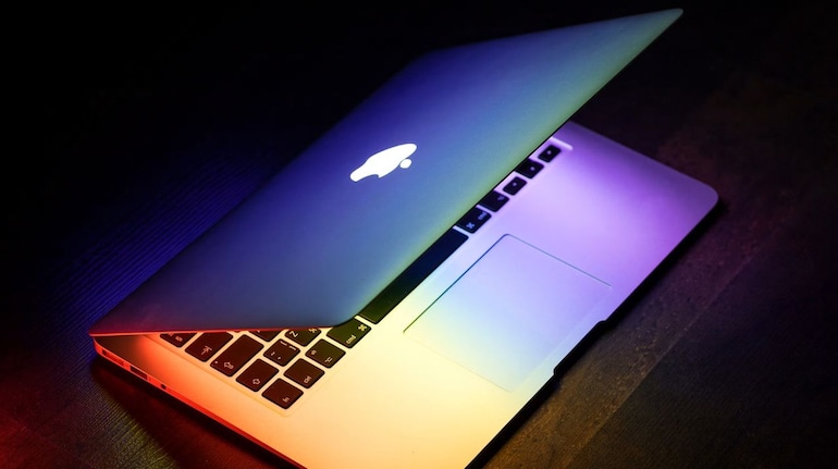 Bihar man loses Rs 2 lakh MacBook in Bengaluru, honest e-rickshaw driver returns it