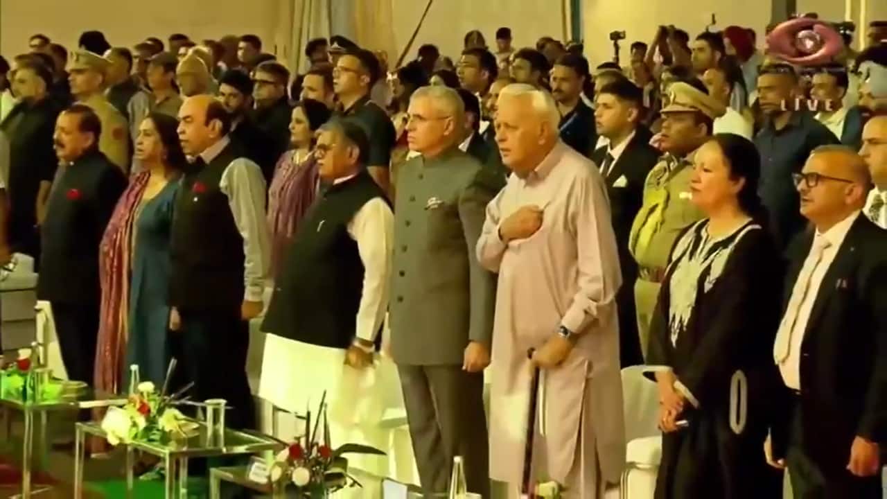Abdullahs stand for full Vande Mataram, Congress objects; BJP pounces