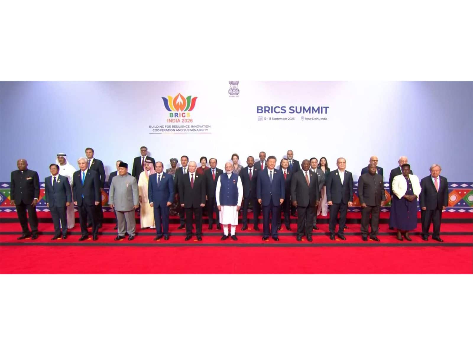 Modi, Putin, Xi pose for BRICS family photo as Delhi summit enters final stretch- Moneycontrol.com