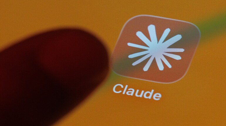 Claude down globally: Thousands of users unable to access Anthropic’s ...