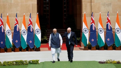 Prime Minister of New Zealand Christopher Luxon talks to his Indian counterpart Narendra Modi before their meeting at Hyderabad House in New Delhi, India, March 17, 2025. REUTERS/Adnan Abidi
