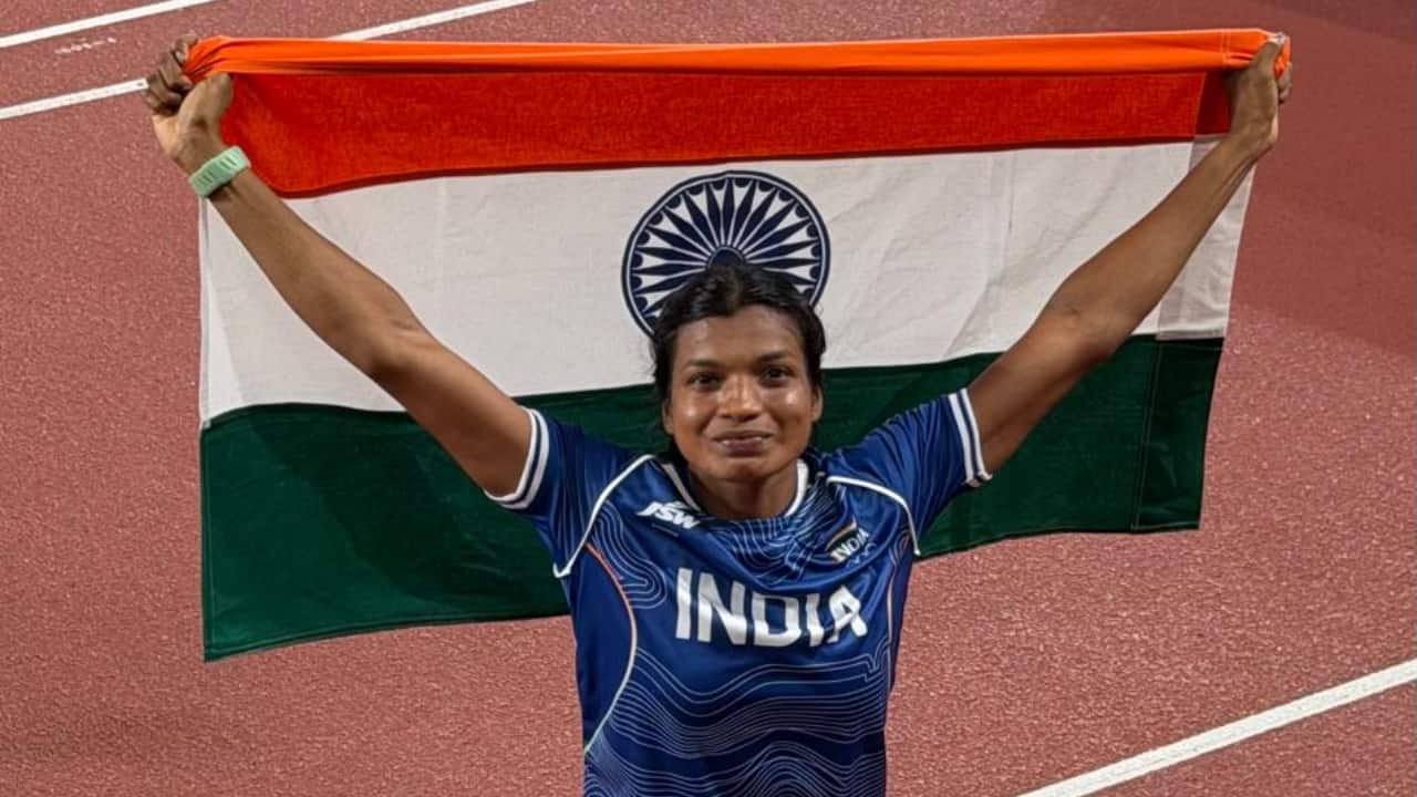 Elangovan wins historic pole vault bronze at Asian Games