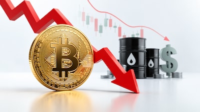 Bitcoin Dips to $83,428 Amid Rising Crude, Strong Dollar, and Cooling ETF Flows