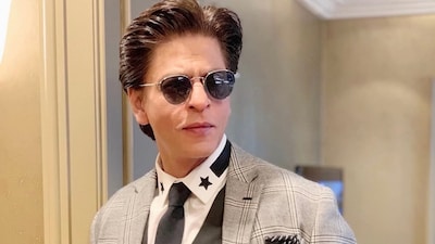 SRK’s advice sounds romantic, but there is a fine line between adjusting for someone you love and slowly losing yourself in the relationship (Picture: Instagram/@iamsrk)