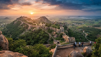 Enjoy this long weekend by travelling to nearby scenic destinations near Bengaluru (Picture: AI generated)
