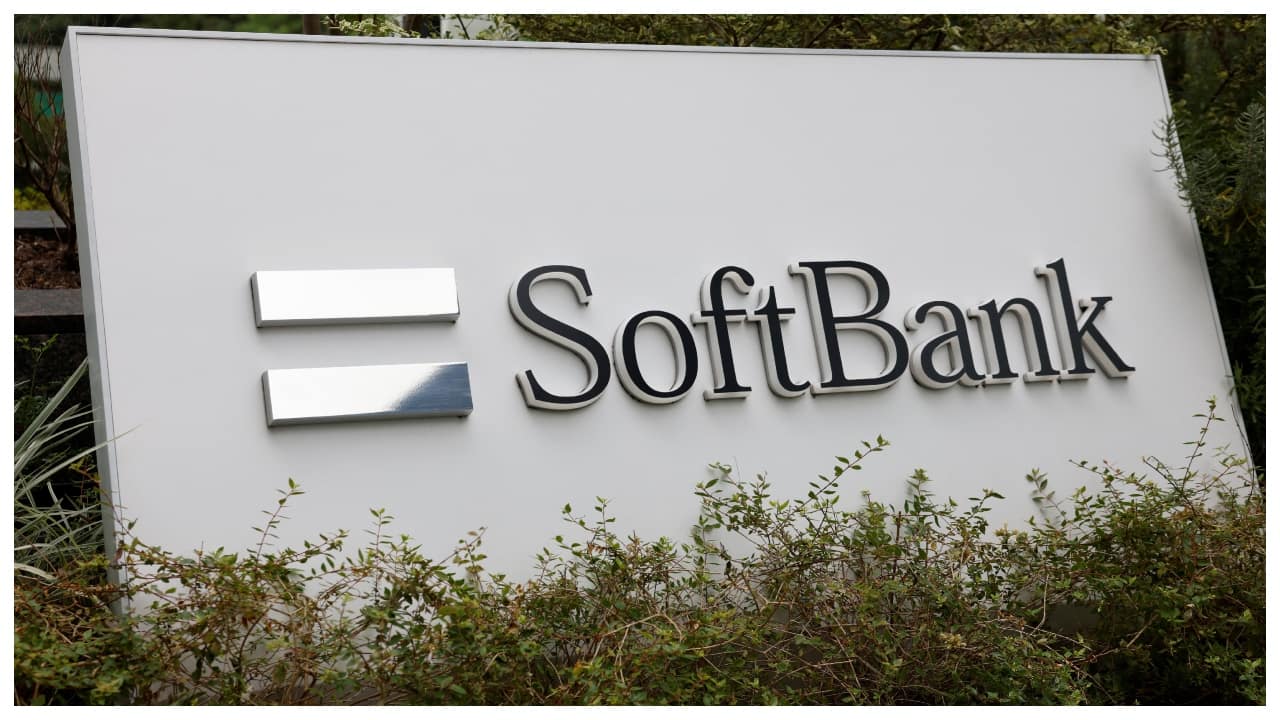 SoftBank investors look past credit risks to AI returns as shares gain on OpenAI optimism and Arm recovery; CDS at highest since 2023