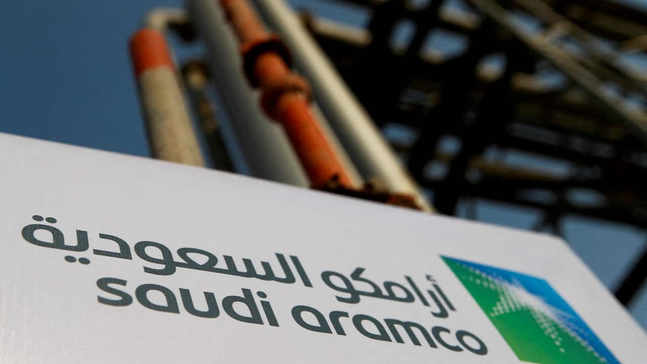 Saudi Arabia Cuts Asian Oil Price to Six-Year Low