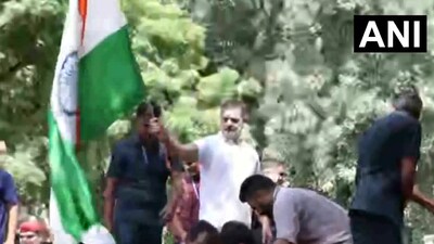 Rahul on barricade