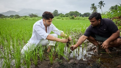 The actor has now invested in Better Nutrition, the brand that featured on Shark Tank India Season 4, and is working with the company to biofortify his farm.

