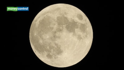 NASA releases 800GB of Artemis II Moon Data: Five mysterious flashes, 11,000 images and what astronauts saw (representative image/canva)