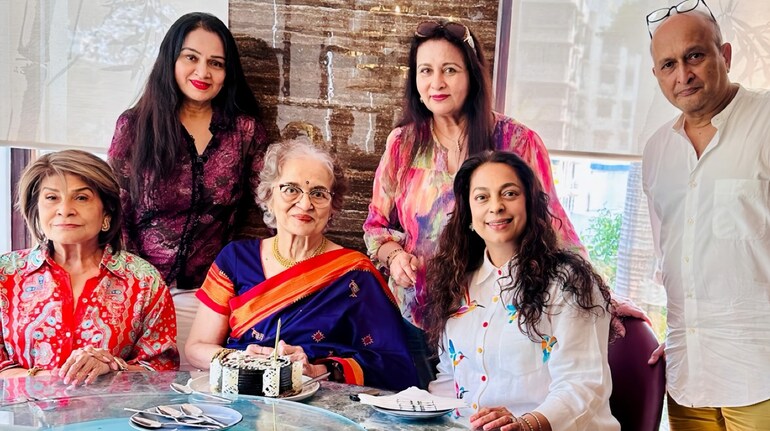 Juhi Chawla celebrates Asha Parekh’s birthday, shares warm pictures ...