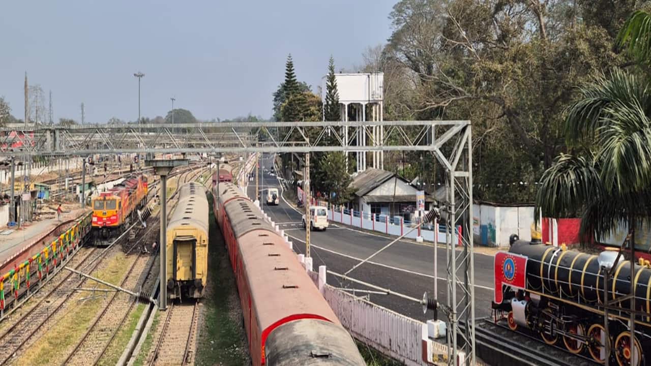 Indian Railways opens NTPC graduate recruitment for 3,548 posts; check last date, salary, eligibility criteria