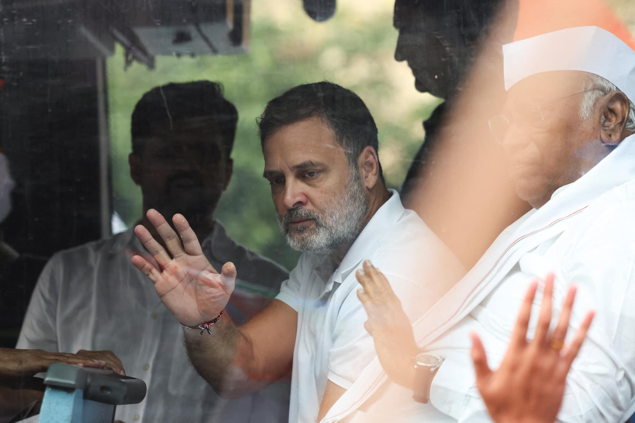 SC allows Congress delegation to file petition against Gyanesh Kumar as Rahul Gandhi leads 'Chalo Dilli' march