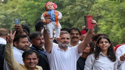 Congress leader and Leader of the Opposition Rahul Gandhi with Jannat Bishnoi. (Reuters)