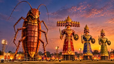 Delhi Ramlila plans to burn a 30-foot cockroach effigy alongside Ravan amid CJP protests. BJP MLA Ashok Goel denies any political motive. (Feature Image: AI Generated)